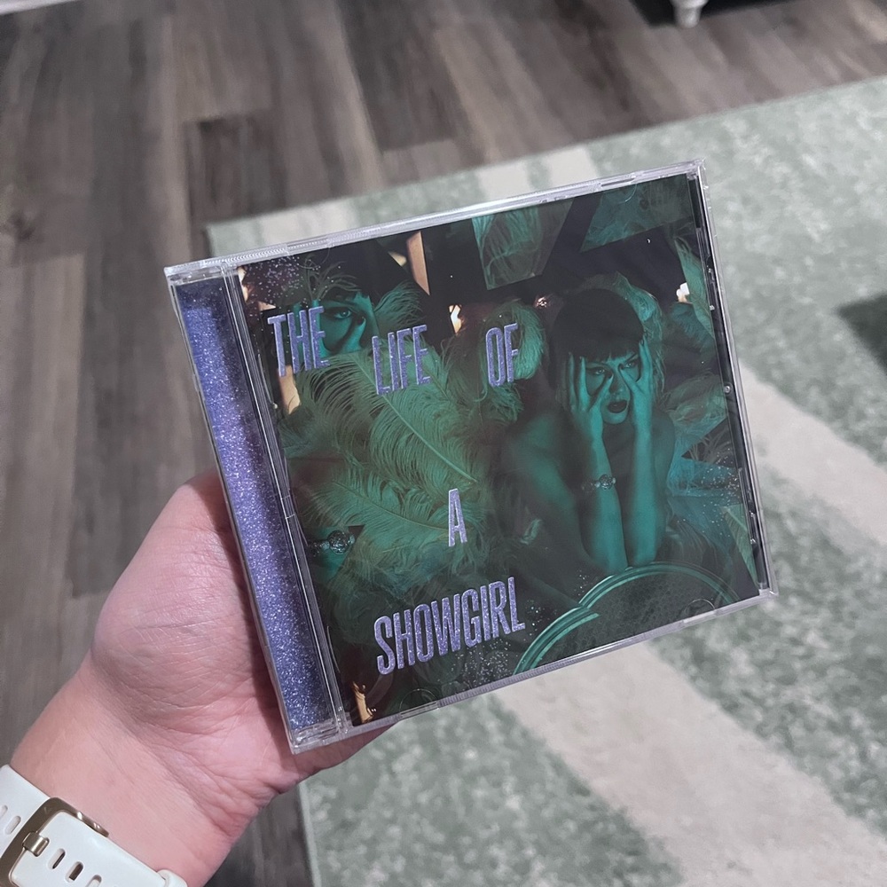 🎄 The Life of a Showgirl: It’s Rapturous Limited Release Edition CD 💿